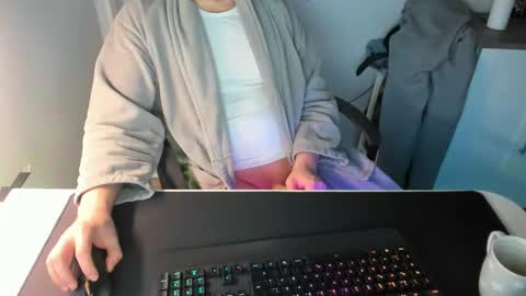 Snapshot of ziemlichflutschig chatting on February 2025 04:37:01 AM ziemlichflutschig online show from February 2025 04:37:01 AM