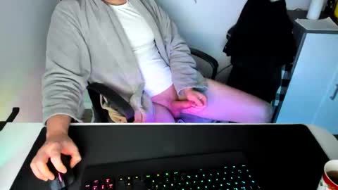 Snapshot of ziemlichflutschig chatting on February 2025 05:53:02 AM ziemlichflutschig online show from February 2025 05:53:02 AM