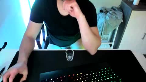 Snapshot of ziemlichflutschig chatting on March 2025 05:39:02 PM ziemlichflutschig online show from March 2025 05:39:02 PM