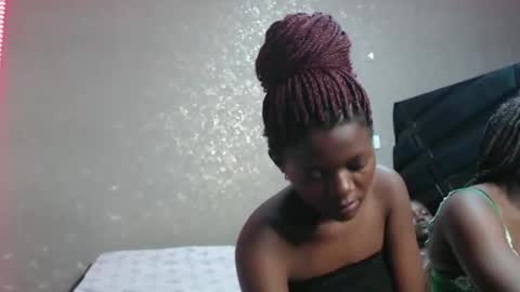 Snapshot of zinadine_ chatting on February 2026 06:06:02 PM Zinadine online show from February 2026 06:06:02 PM