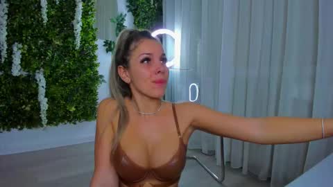 Galli online show from October 2025 08:54:02 PM