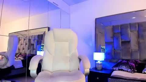 Nia  online show from February 2026 11:35:02 AM