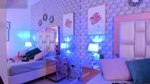 Nia  online show from March 2026 11:27:01 AM