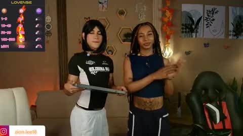 Snapshot of zion__lee chatting on April 2026 07:33:02 PM Zion online show from April 2026 07:33:02 PM