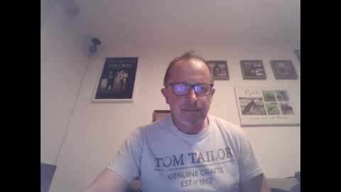 Zippi online show from November 2025 06:39:01 PM