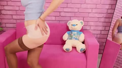 Snapshot of zlata_winsor chatting on September 2025 11:59:01 AM zlata_winsor online show from September 2025 11:59:01 AM