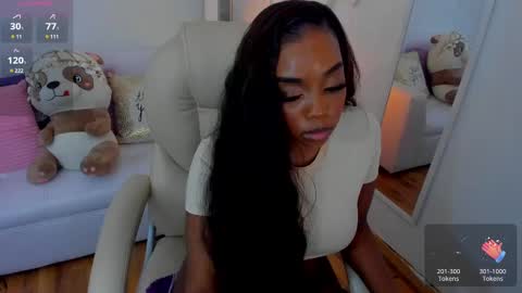 Snapshot of zobe_love chatting on February 2025 10:26:01 PM Zobe Love online show from February 2025 10:26:01 PM