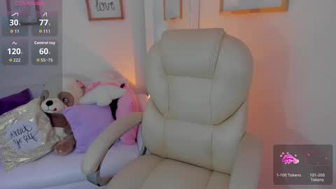 Snapshot of zobe_love chatting on September 2025 05:47:02 PM Zobe Love online show from September 2025 05:47:02 PM