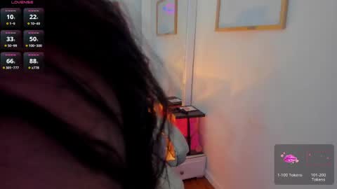 Snapshot of zobe_love chatting on May 2026 05:09:02 PM Zobe Love online show from May 2026 05:09:02 PM