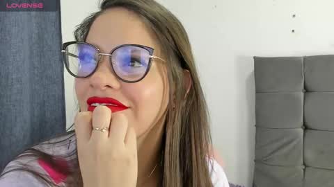 Snapshot of zoe69__ chatting on January 2025 02:11:01 AM ZOE online show from January 2025 02:11:01 AM