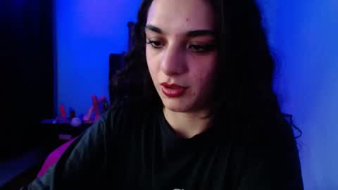 zoe_0111 online show from January 2025 08:43:02 PM