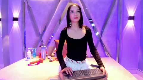 Zoe online show from June 2026 08:37:02 PM