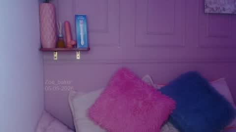 zoe__baker online show from May 2026 02:36:02 PM