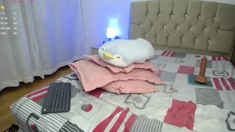 Snapshot of zoe_alanaa chatting on December 2024 11:33:02 PM ZOEE online show from December 2024 11:33:02 PM