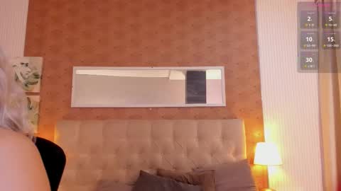 Snapshot of zoe_alanaa chatting on September 2025 12:05:02 PM ZOEE online show from September 2025 12:05:02 PM