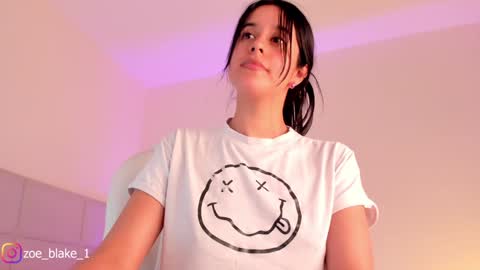 Snapshot of zoe_blake18 chatting on December 2024 06:56:02 AM Zoe online show from December 2024 06:56:02 AM