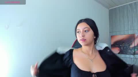 Z O E online show from April 2026 12:02:01 PM