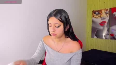 Z O E online show from May 2026 09:46:01 PM