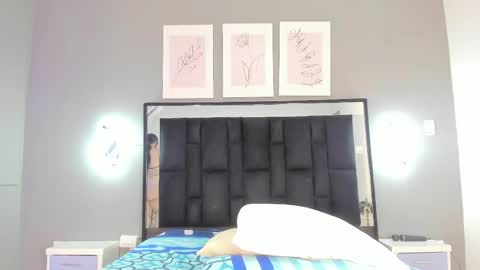 zoe_curvyy online show from June 2026 12:06:02 PM