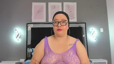 zoe_curvyy online show from July 2026 12:09:01 PM
