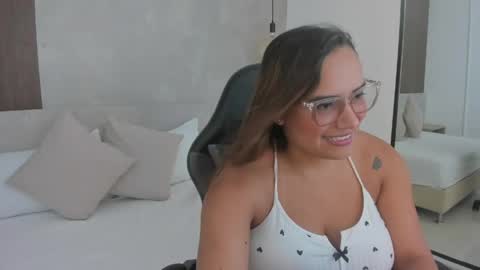 Zoe  online show from June 2026 02:33:01 PM