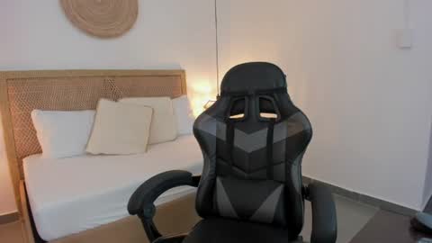 Zoe  online show from July 2026 12:48:02 PM