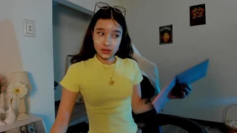 Snapshot of zoe_dear chatting on April 2026 10:27:01 PM zoe_dear online show from April 2026 10:27:01 PM