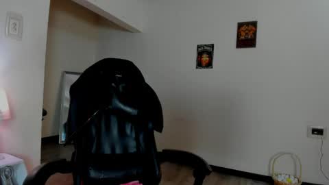 Snapshot of zoe_dear chatting on April 2026 10:03:01 PM zoe_dear online show from April 2026 10:03:01 PM