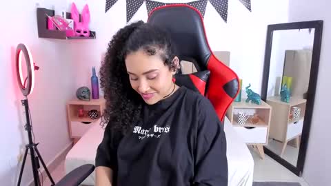 Snapshot of zoe_gruber chatting on December 2024 11:25:01 PM Zoe Gruber online show from December 2024 11:25:01 PM