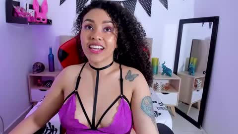 Snapshot of zoe_gruber chatting on December 2024 02:01:02 AM Zoe Gruber online show from December 2024 02:01:02 AM