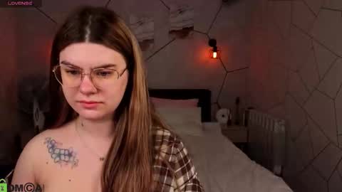 Snapshot of zoe_j0y chatting on February 2026 01:37:01 AM Zoe online show from February 2026 01:37:01 AM