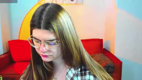 Snapshot of zoe_j0y chatting on March 2026 03:52:02 AM Zoe online show from March 2026 03:52:02 AM