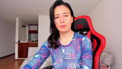 Snapshot of zoe_jeane_beker chatting on December 2025 07:31:02 PM ZOE online show from December 2025 07:31:02 PM