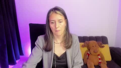 Snapshot of zoe_jeane_beker chatting on February 2026 09:42:01 PM ZOE online show from February 2026 09:42:01 PM