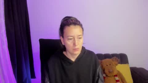 Snapshot of zoe_jeane_beker chatting on February 2026 09:02:01 AM ZOE online show from February 2026 09:02:01 AM