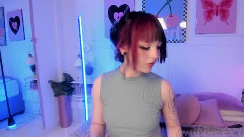 Zoe Lynch online show from July 2026 12:00:02 PM