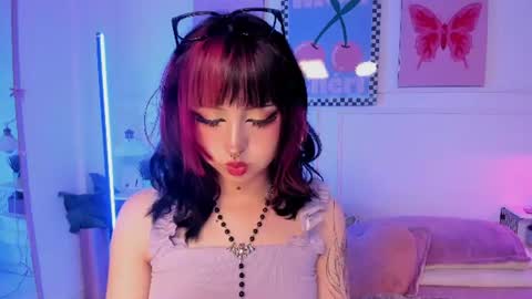 Zoe Lynch online show from July 2026 12:12:01 PM