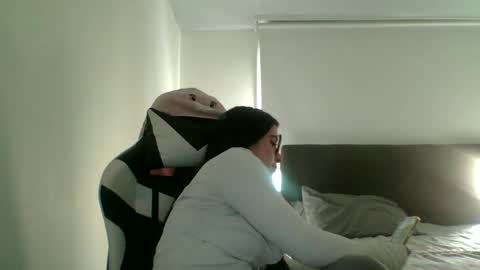 Snapshot of zoe_mill33r chatting on November 2025 06:41:02 PM Zoe online show from November 2025 06:41:02 PM