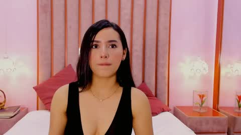 Zoe Monrow online show from May 2026 01:39:02 PM