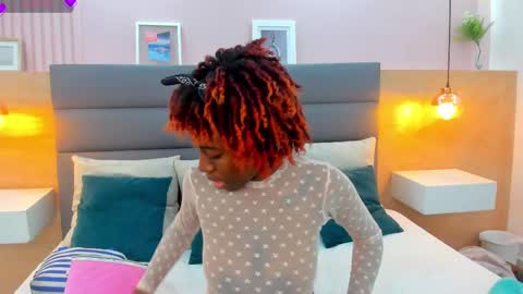 Zoe Novakk  online show from October 2025 02:45:02 PM