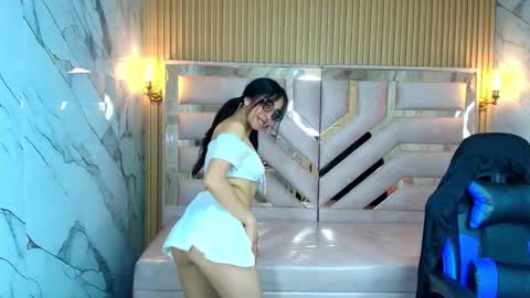 Snapshot of zoe_r_ chatting on September 2025 03:19:02 AM Zoe online show from September 2025 03:19:02 AM