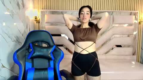 Snapshot of zoe_r_ chatting on September 2025 03:18:02 AM Zoe online show from September 2025 03:18:02 AM