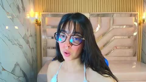 Snapshot of zoe_r_ chatting on October 2025 03:27:01 AM Zoe online show from October 2025 03:27:01 AM