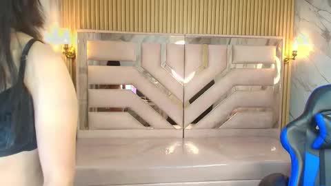 Snapshot of zoe_r_ chatting on October 2025 03:18:01 AM Zoe online show from October 2025 03:18:01 AM