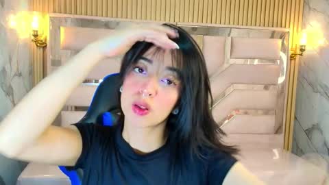 Snapshot of zoe_r_ chatting on October 2025 03:18:01 AM Zoe online show from October 2025 03:18:01 AM