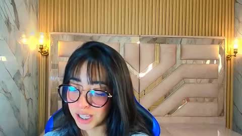 Snapshot of zoe_r_ chatting on November 2025 03:17:01 AM Zoe online show from November 2025 03:17:01 AM