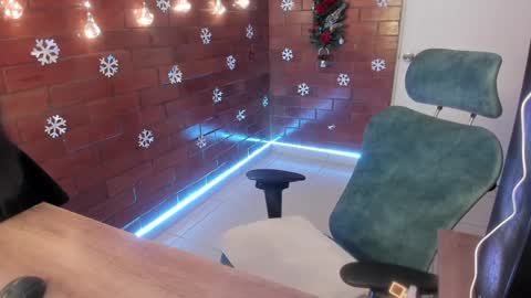 Snapshot of zoe_ringer chatting on December 2024 05:34:01 PM Zoe online show from December 2024 05:34:01 PM