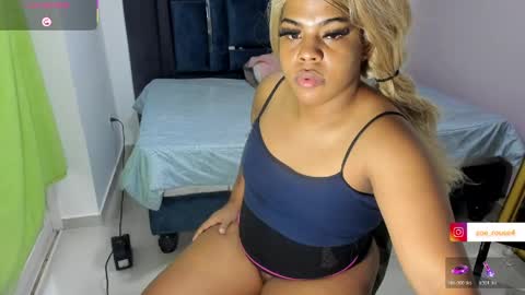 Snapshot of zoe_rosee4 chatting on May 2026 10:49:02 PM zoe_rosee4 online show from May 2026 10:49:02 PM