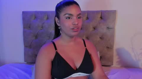 Zoe online show from December 2025 03:25:01 AM