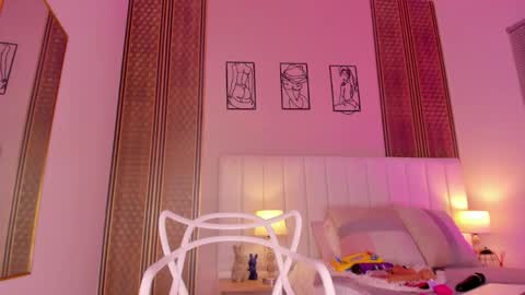 Hi guys i am Zoe  online show from October 2025 11:33:02 AM